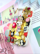 Charger l&#39;image dans la galerie, Nurse Betty Decoden Phone Case For Any Phone Model
