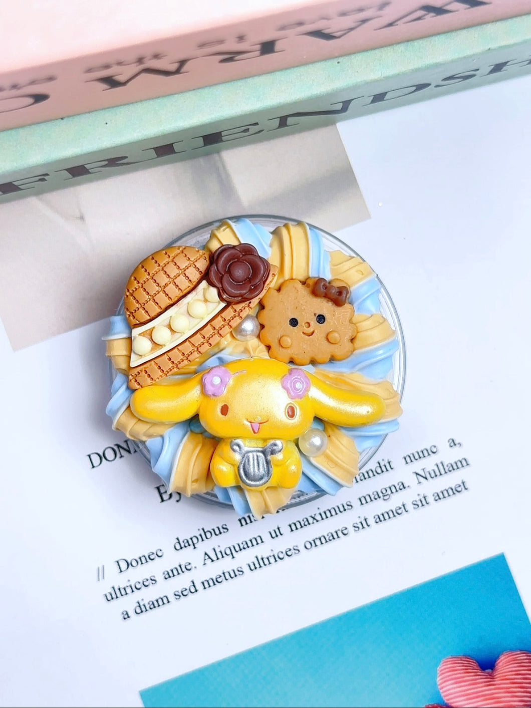 Sanrio Cinnamonroll Decoden PopSocket: Collapsible Grip for Phones