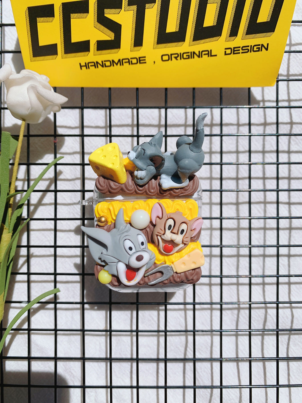 Tom and Jerry Decoden Earbud Case For Any Model