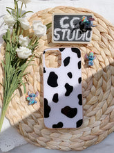 Cargar imagen en el visor de la galería, Cow Resin Phone Cases For Any Phone Model
